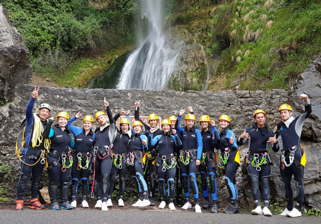 Enterrement vie de jeunes filles canyoning Nice